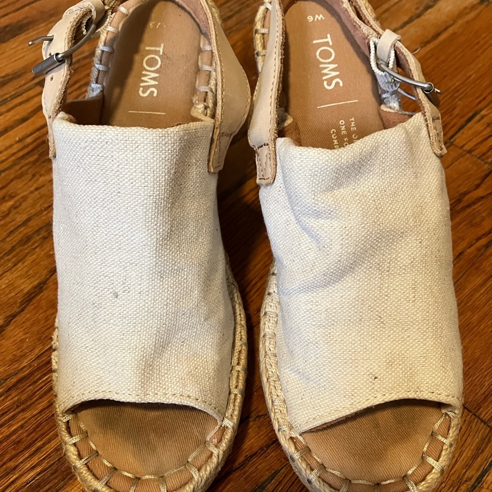 TOMS Women's Tan Espadrilles